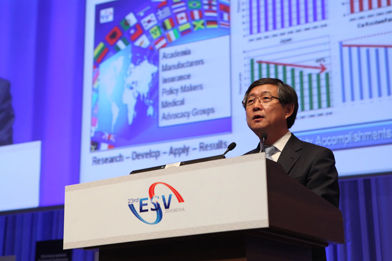 Woong-Chul Yang, Hyundai at ESV 2013