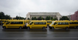 The handover of the first batch of 100 cars took place during a press event hosted by the government in downtown Bucharest
