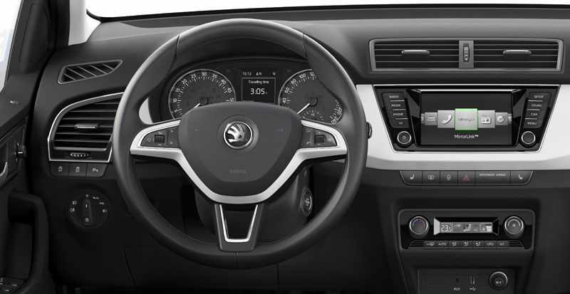 The dashboard in the new ŠKODA Fabia has a much more dynamic look, an effect which the designers achieved by, among other things, positioning the central air inlets higher up and providing the upper part of the dashboard with more distinctive contours. In addition, the dashboard is now divided horizontally and is available in different colour combinations.