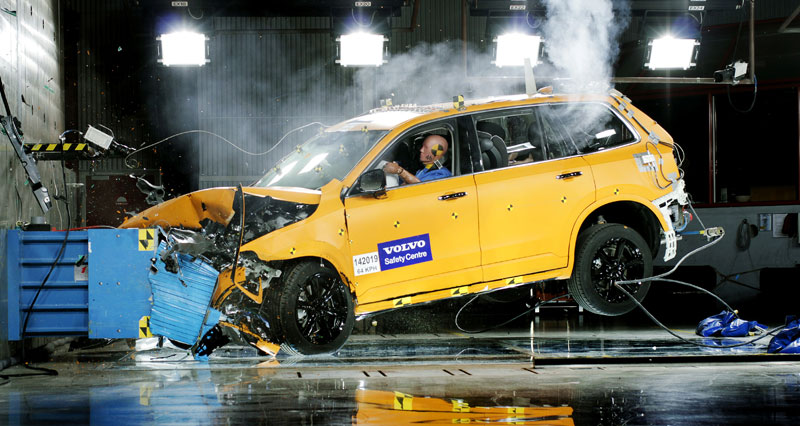 The all-new Volvo XC90 – front offset crash test