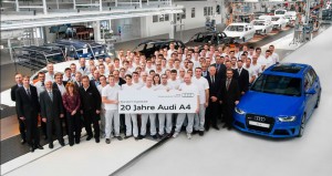 The first Audi A4 produced at Audi’s main plant in Ingolstadt drove off the assembly line in October 1994. The employees and management are proud of the most successful Audi model of all time. Picture: Chairman of Audi’s General Works Council Peter Mosch (front right near the Audi RS 4), Plant Director Peter Kössler (front, second from the right) and Peter Hochholdinger, Head of Production A4/A5/Q5 Ingolstadt (rear left) with A4 assembly employees.