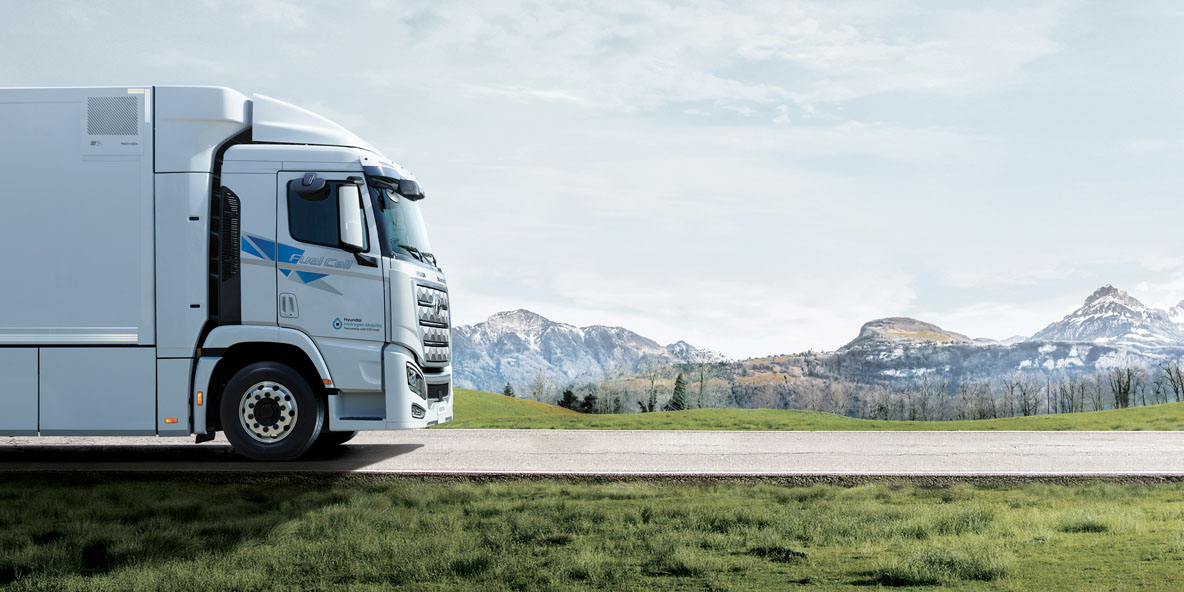How is the commercial vehicle industry preparing for fuel cell technology?