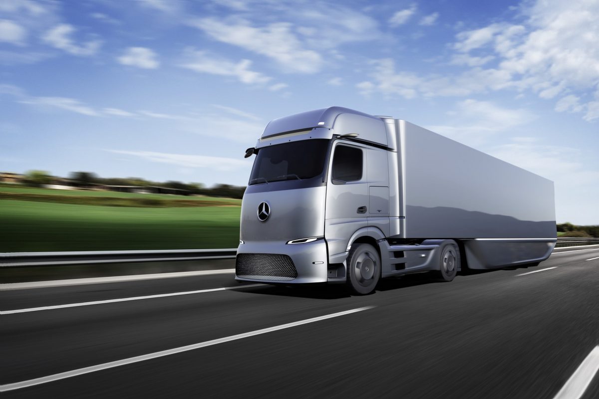 Daimler Mercedes Benz truck hydrogen fuel cell