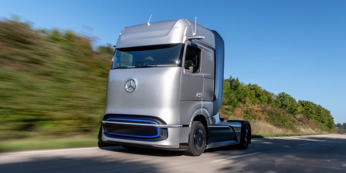 Daimler fuel cell truck